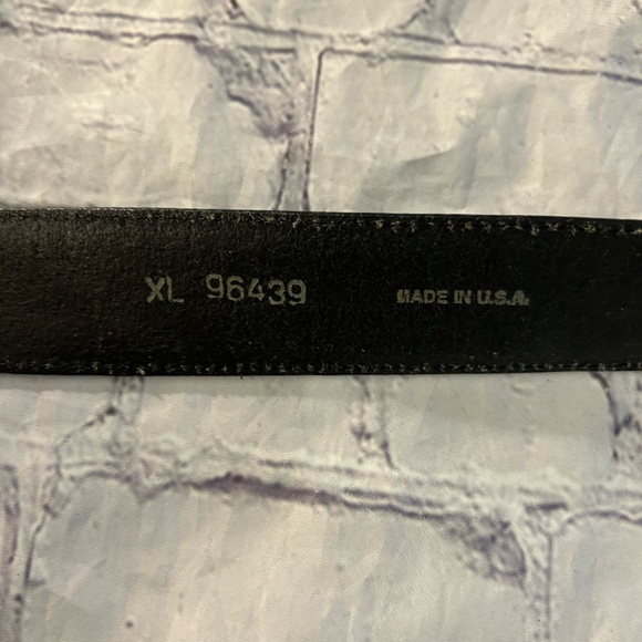 VINTAGE BLACK CROC LEATHER WITH EMBOSSED SILVER TONE BUCKLE BELT SIZE XL - Picture 5 of 11